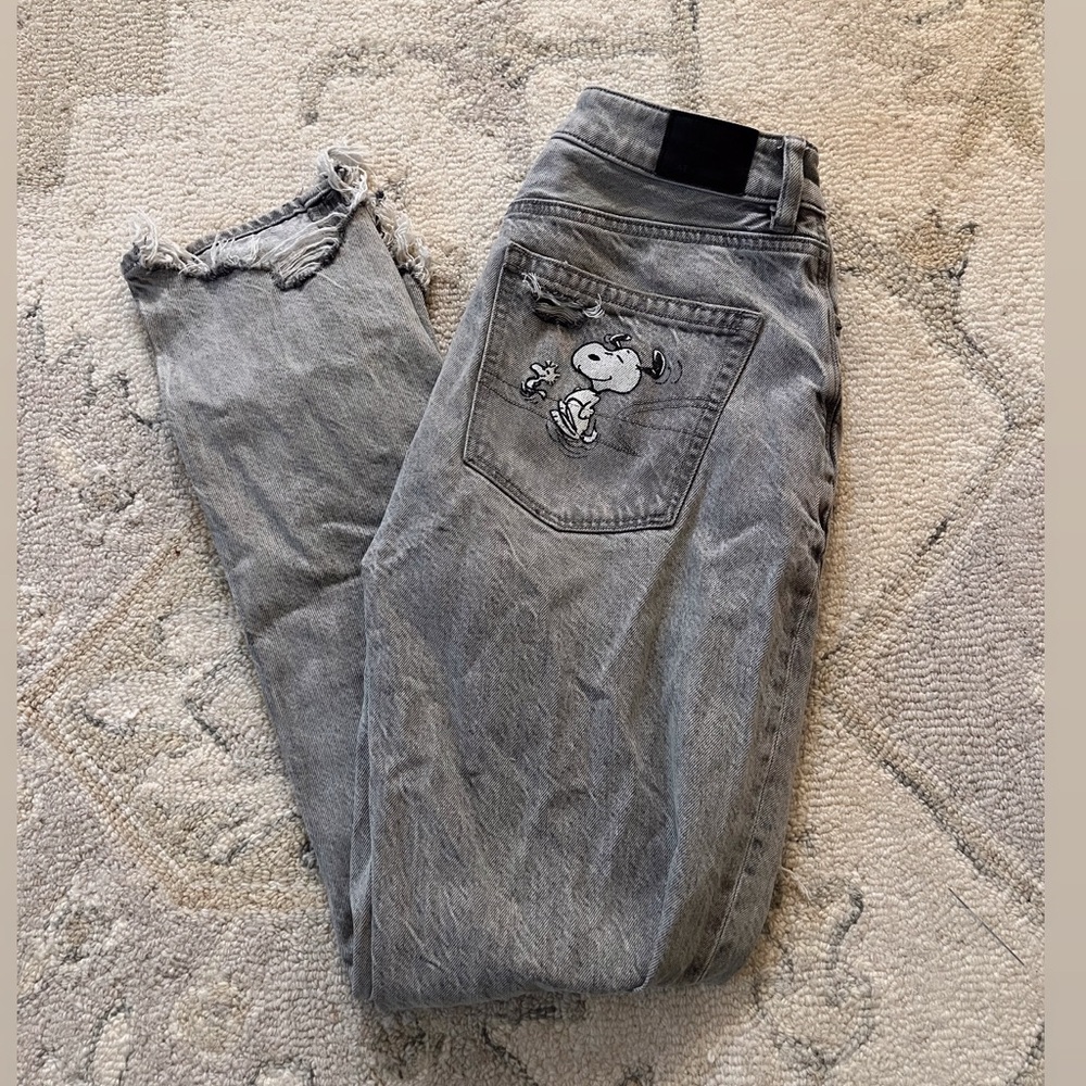 American Eagle jeans
Size 2